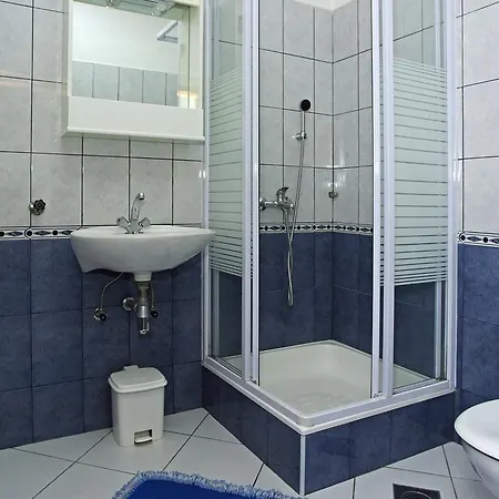 Adria Gornji Humac