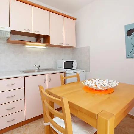 Adria Gornji Humac